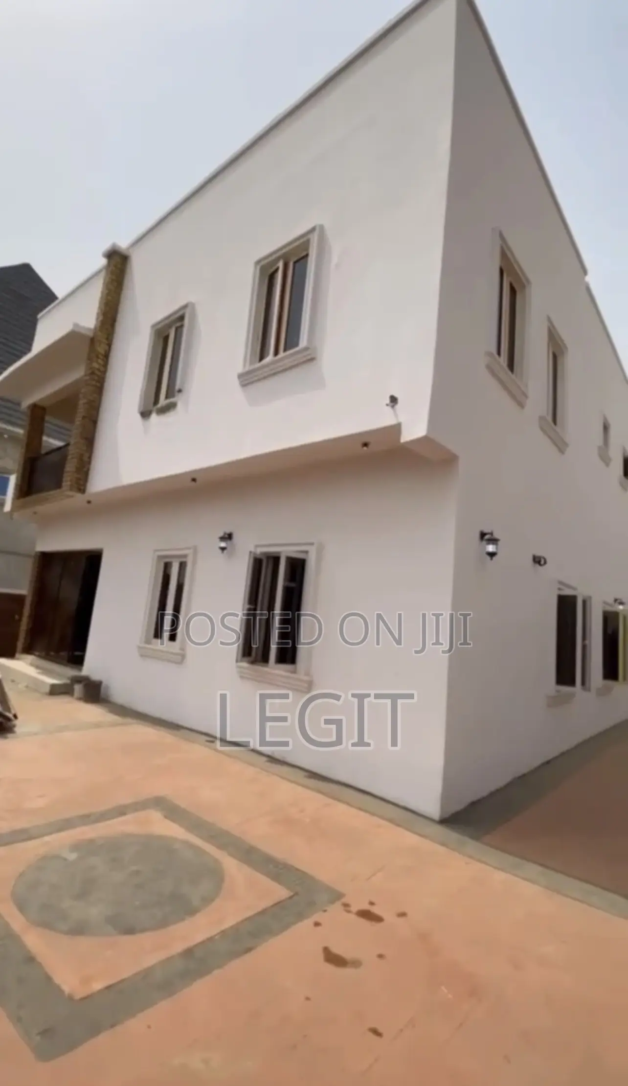 4bdrm Duplex in Lugbe District for sale in Lugbe District