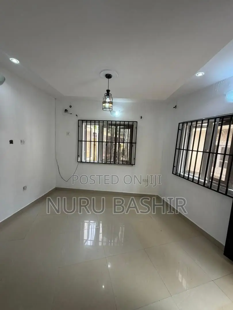 2bdrm Block of Flats in Ikolaba Gra, Bodija for rent in Bodija