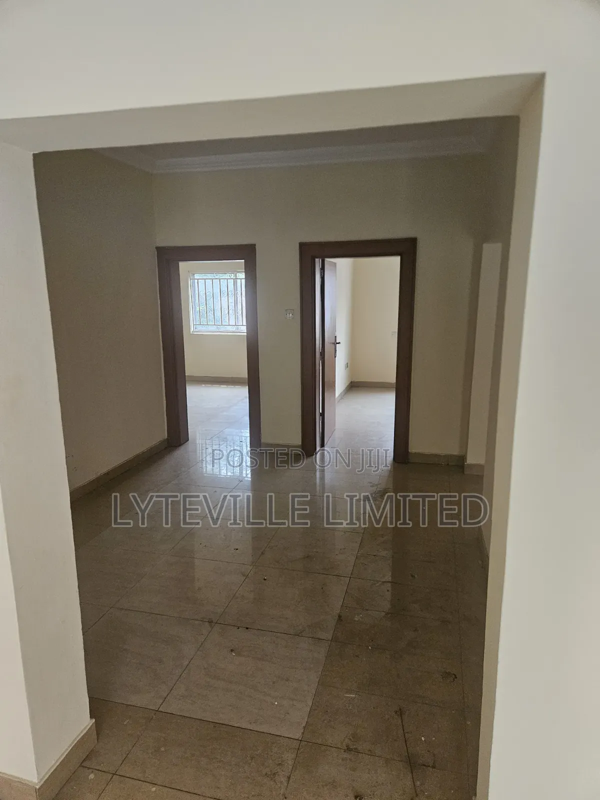 Renovated Office Flat Space in Utako