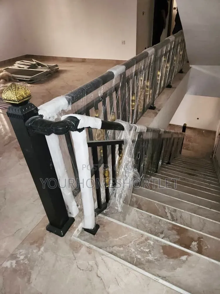 Six Bedroom Fully Detached Duplex With 2 Lounges in Ikeja GRA