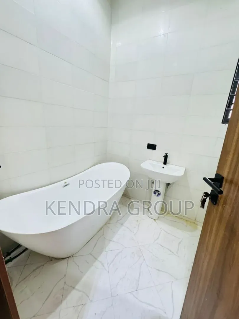 4bdrm Duplex in Orchid, Ikota for rent in Ikota