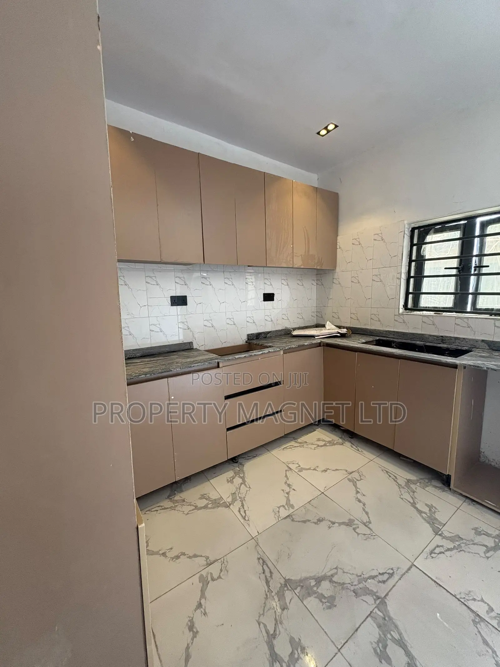 Furnished 5bdrm Duplex in Owerri for sale in Owerri