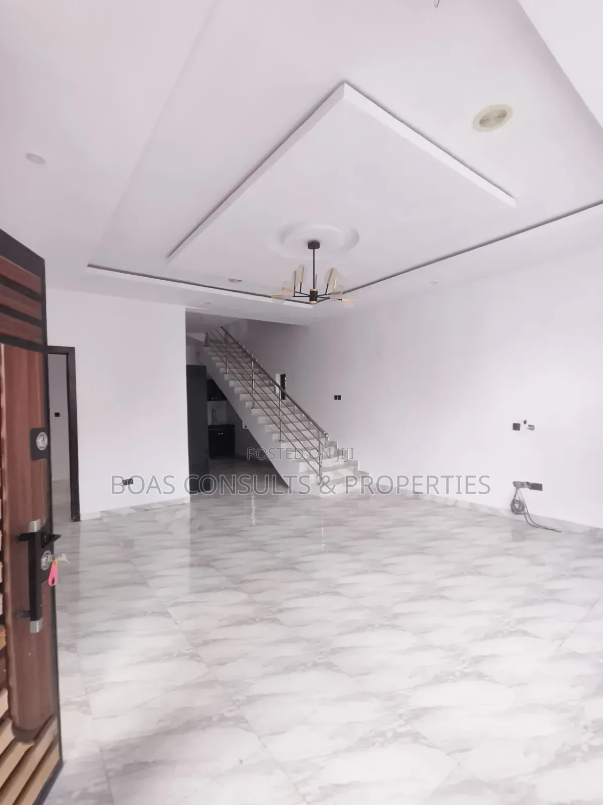4bdrm Duplex in Chevron for rent in Chevron
