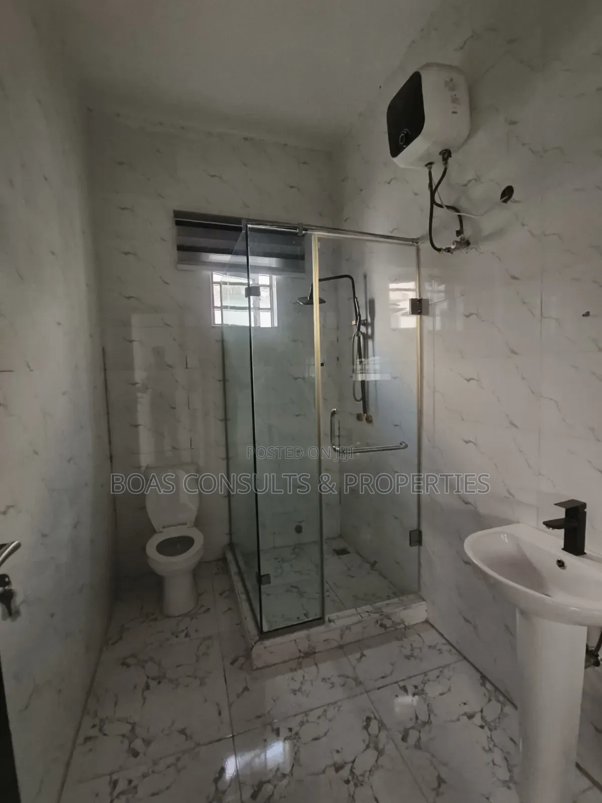 4bdrm Duplex in Chevron for rent in Chevron