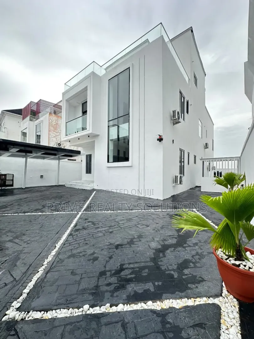5bdrm Duplex in Osapa london for sale in Osapa london