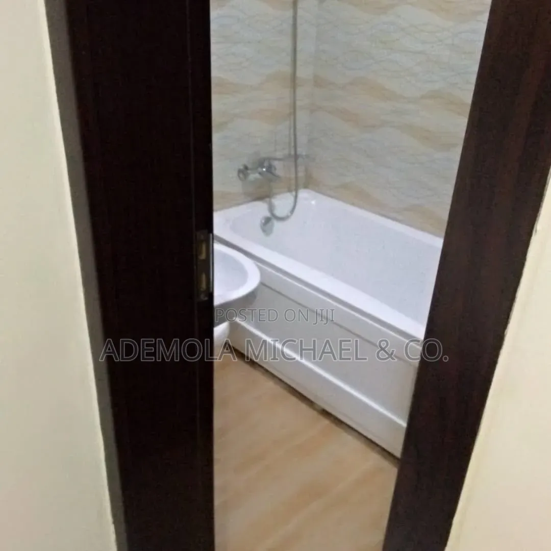 Furnished 2bdrm Apartment in Paradise Estate, Life Camp for sale in Life Camp