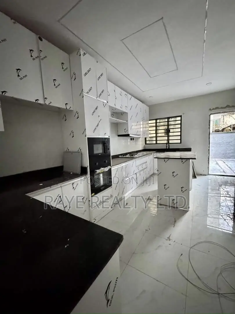 5bdrm Duplex in Afra Estate, Adeniyi Jones for sale in Adeniyi Jones