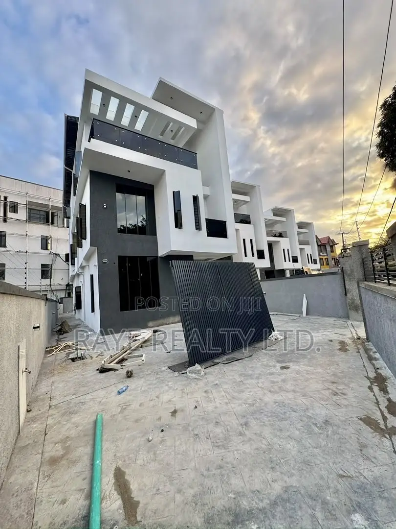 5bdrm Duplex in Afra Estate, Adeniyi Jones for sale in Adeniyi Jones