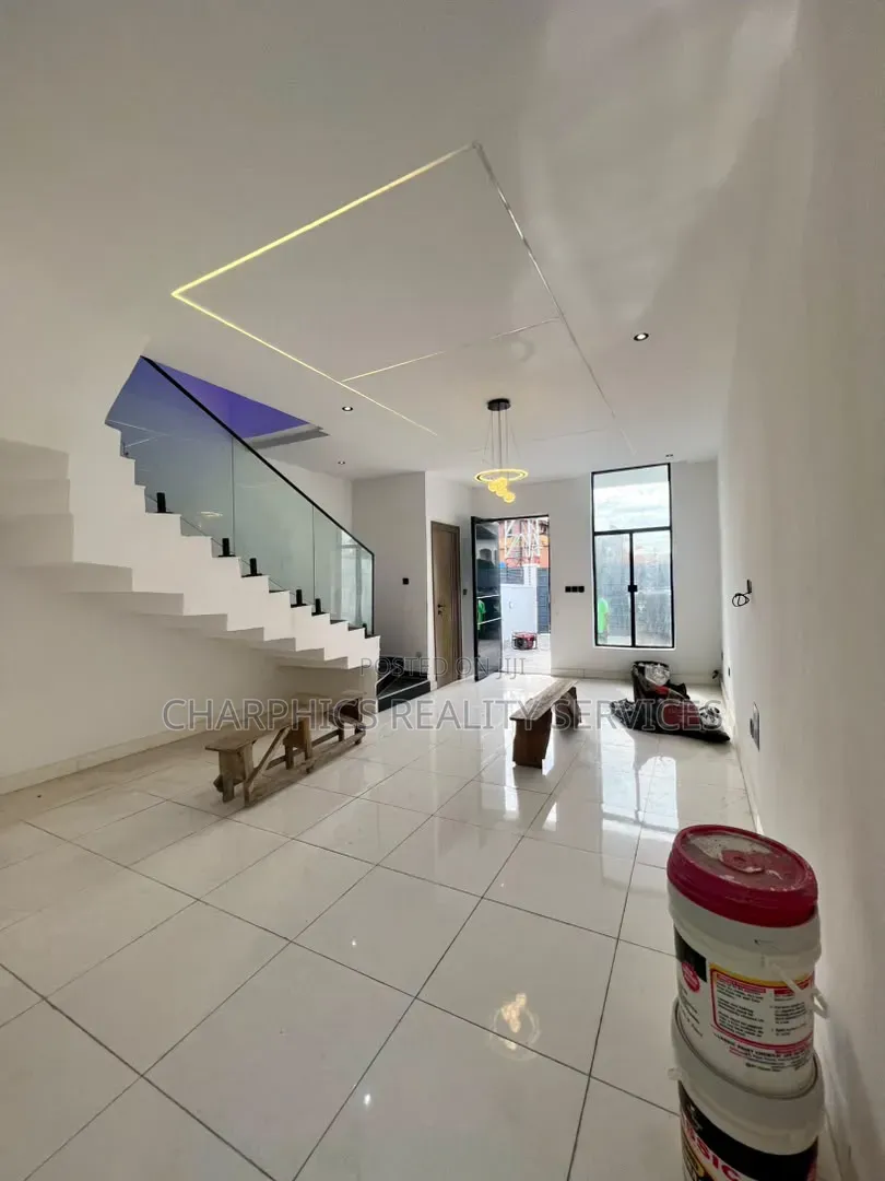 3bdrm Duplex in Off Lekki-Epe Expressway for sale in Off Lekki-Epe Expressway