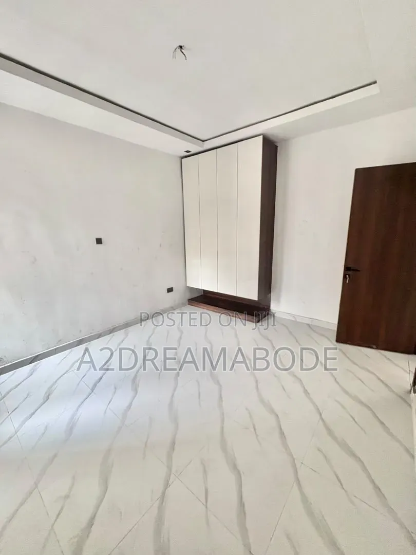 2bdrm Apartment in Magodo, GRA Phase 2 Shangisha for sale in GRA Phase 2 Shangisha