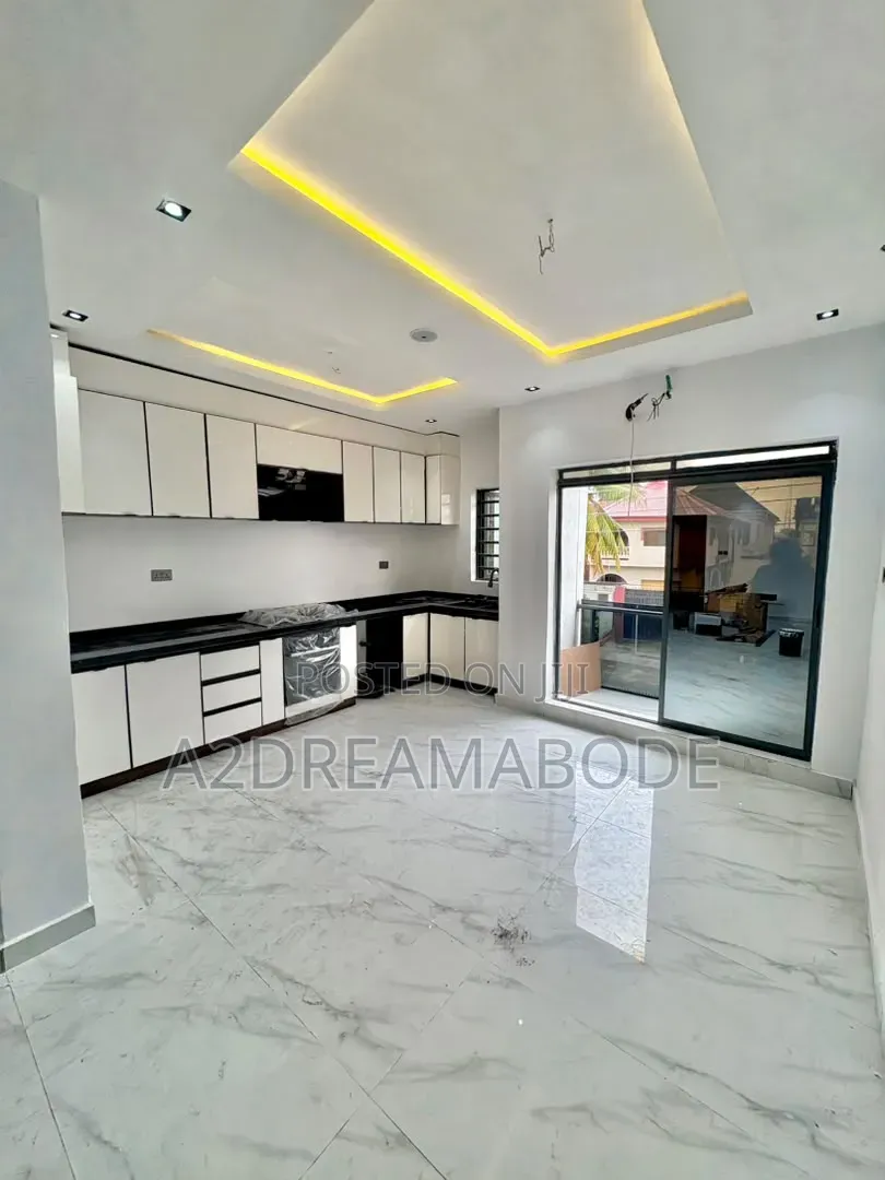 2bdrm Apartment in Magodo, GRA Phase 2 Shangisha for sale in GRA Phase 2 Shangisha