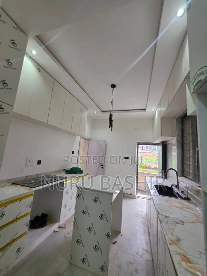 3bdrm Duplex in Lere Adigun, Basorun for rent in Basorun