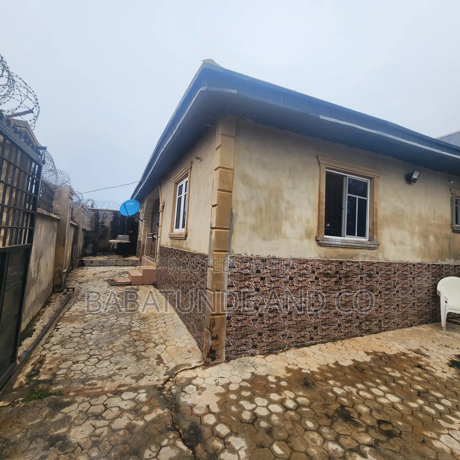 2bdrm Bungalow in Peace Estate,, Ibadan Polytechnic/University for sale in Ibadan Polytechnic/University