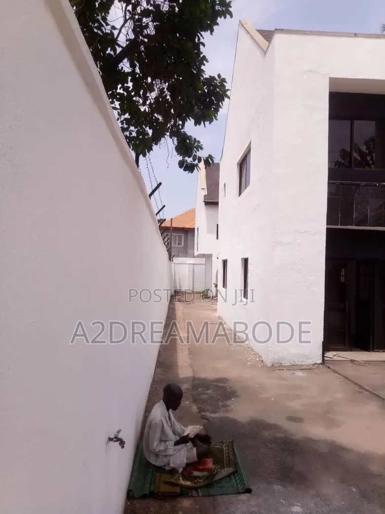 Exclusive Commercial Property in Ikorodu Road / Ilupeju