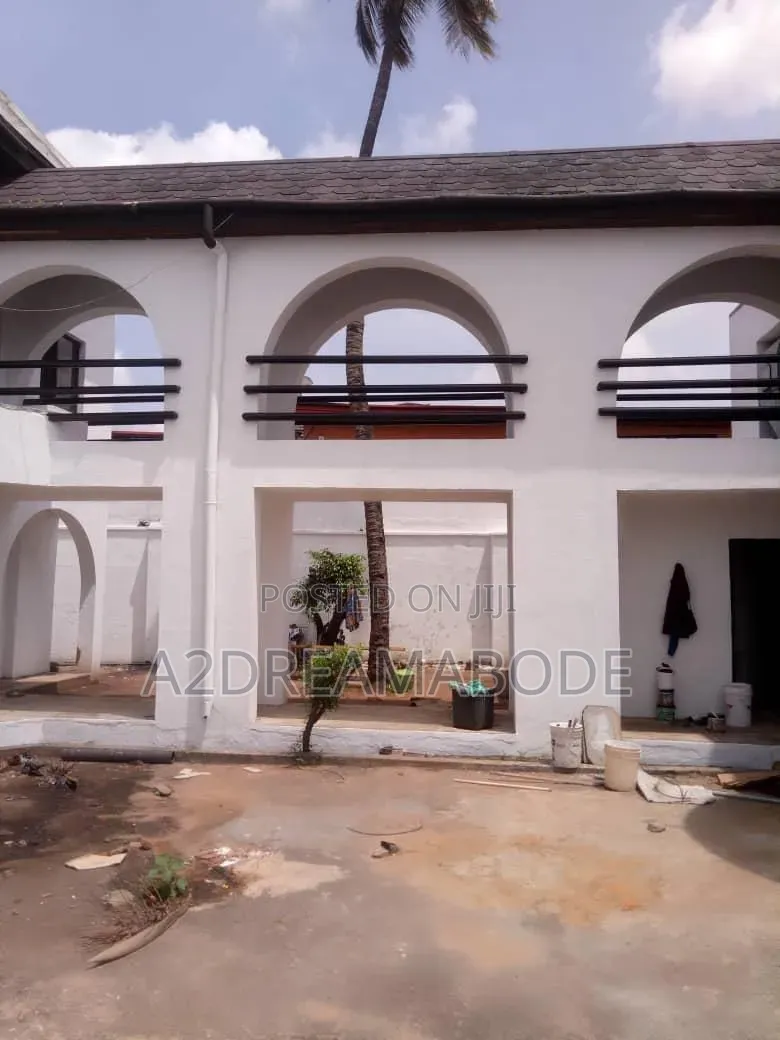 Exclusive Commercial Property in Ikorodu Road / Ilupeju