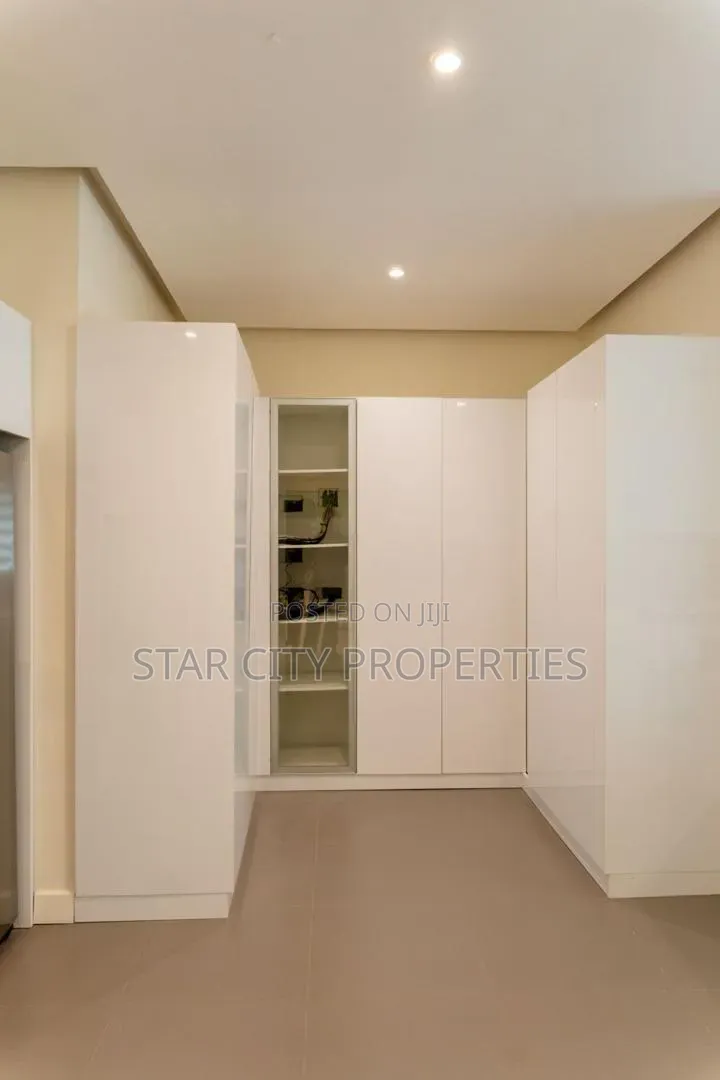 3bdrm Block of Flats in Old Ikoyi for sale in Old Ikoyi