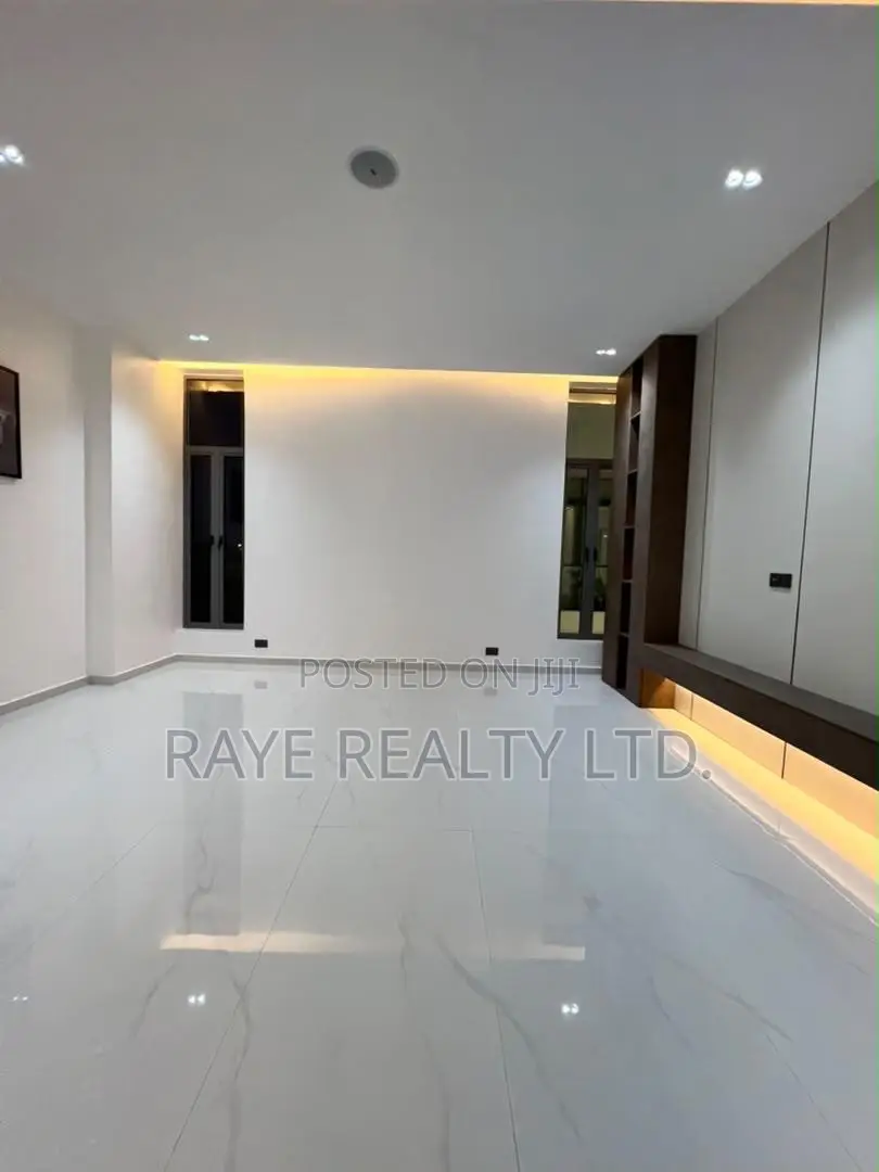 5bdrm Duplex in Lekki for sale in Lekki