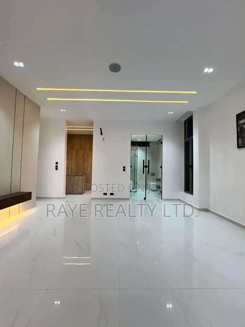 5bdrm Duplex in Lekki for sale in Lekki