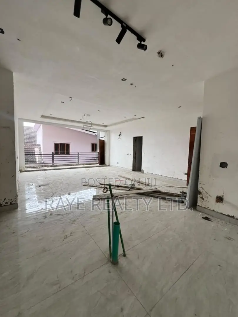 3bdrm Apartment in Lekki Phase 1 for sale in Lekki Phase 1