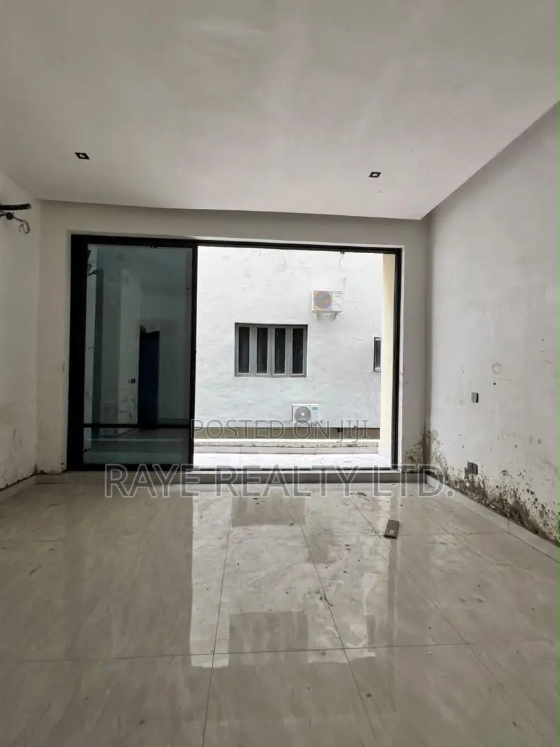 2bdrm Apartment in Lekki Phase 1 for sale in Lekki Phase 1