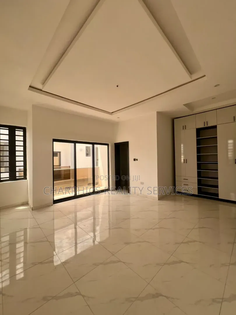 4bdrm Duplex in Off Lekki-Epe Expressway for sale in Off Lekki-Epe Expressway