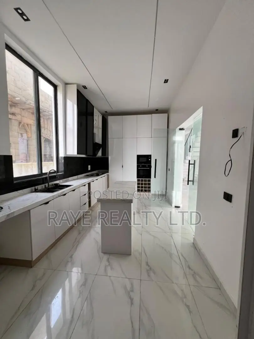 5bdrm Duplex in Ajah for sale in Ajah