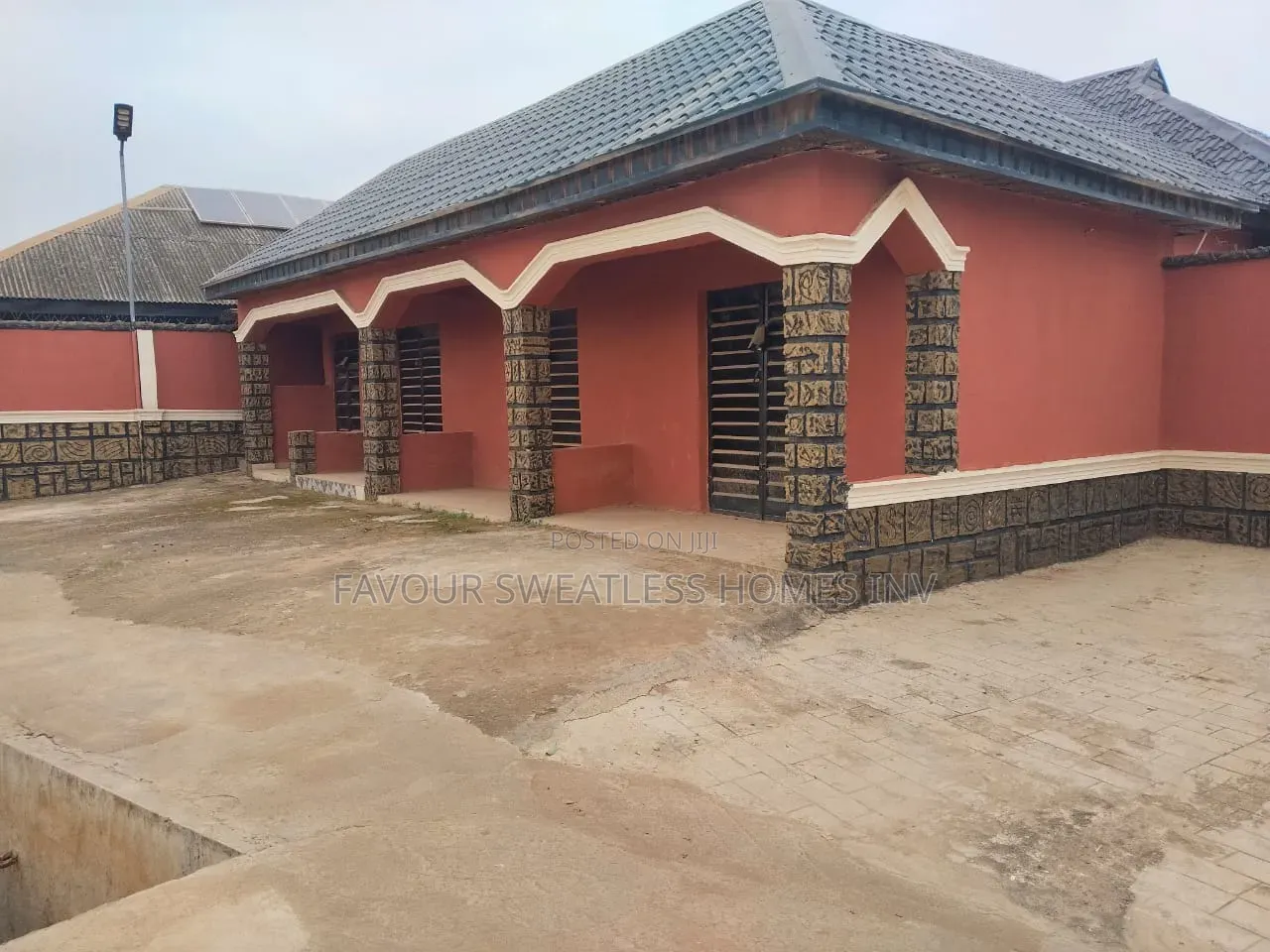 3bdrm Block of Flats in Makogi, Obafemi-Owode for sale in Obafemi-Owode