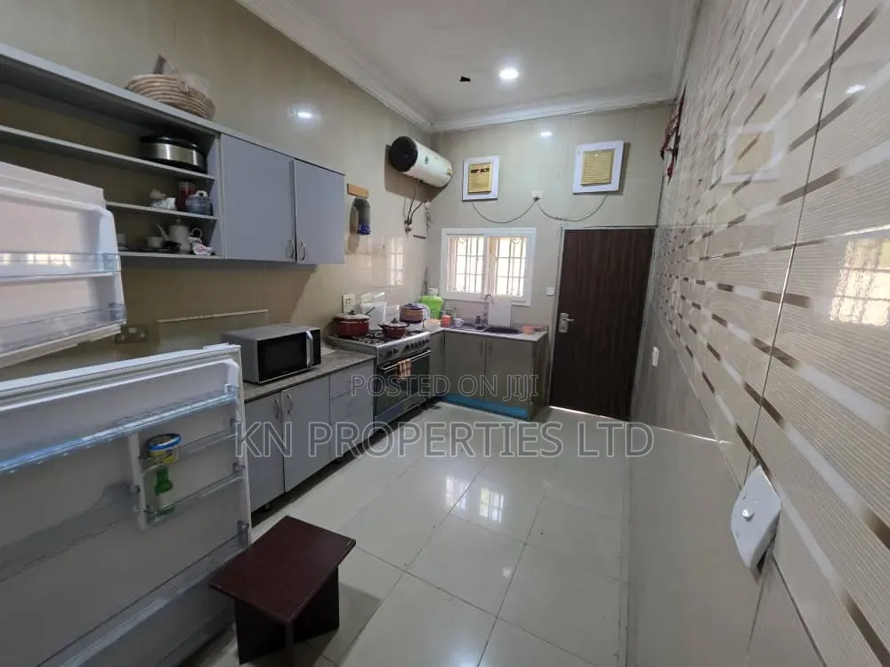 Furnished 3bdrm Bungalow in Estate Life Camp for rent in Life Camp