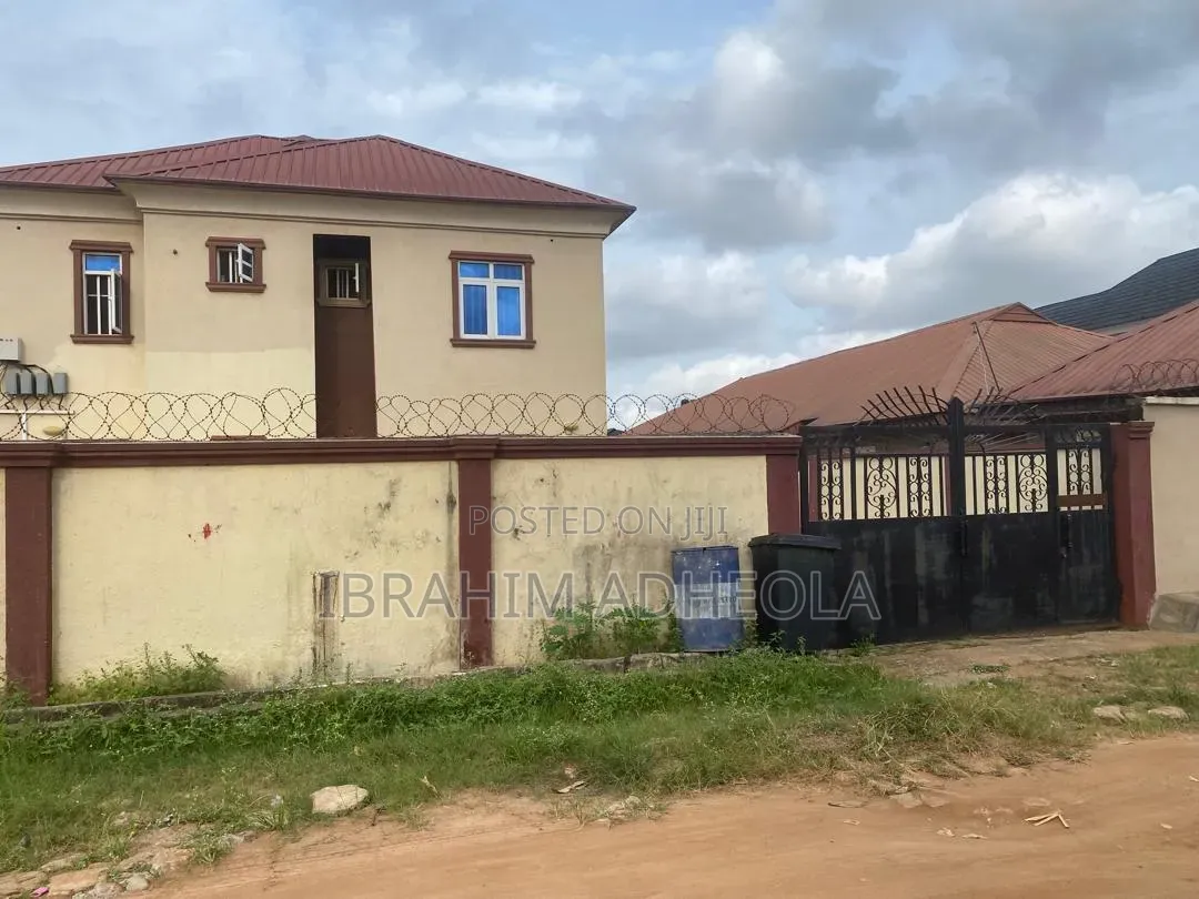3bdrm Block of Flats in Abiola Estate, Ayobo for sale in Ayobo