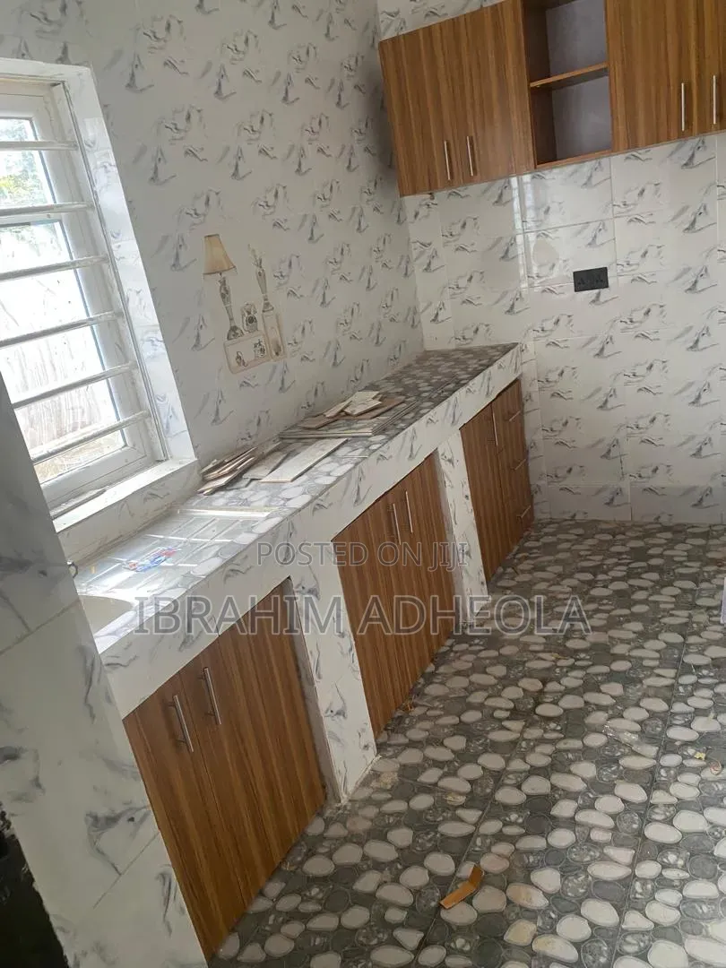3bdrm Block of Flats in Abiola Estate, Ayobo for sale in Ayobo