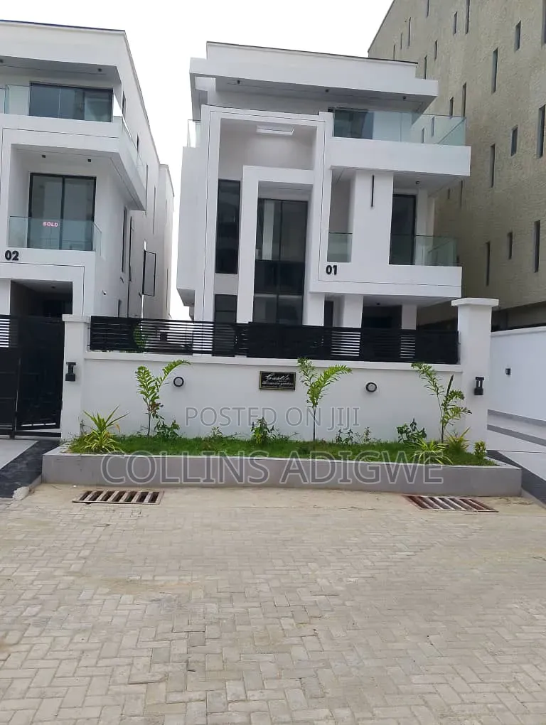 5bdrm Duplex in Lekki Phase 1 for sale in Lekki Phase 1