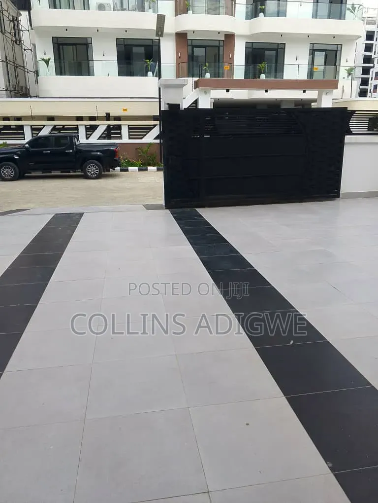 5bdrm Duplex in Lekki Phase 1 for sale in Lekki Phase 1