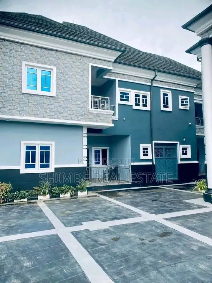 12bdrm Block of Flats in Uye Estate, Uyo for rent in Uyo