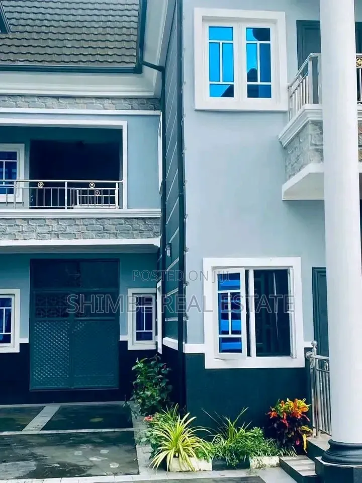12bdrm Block of Flats in Uye Estate, Uyo for rent in Uyo