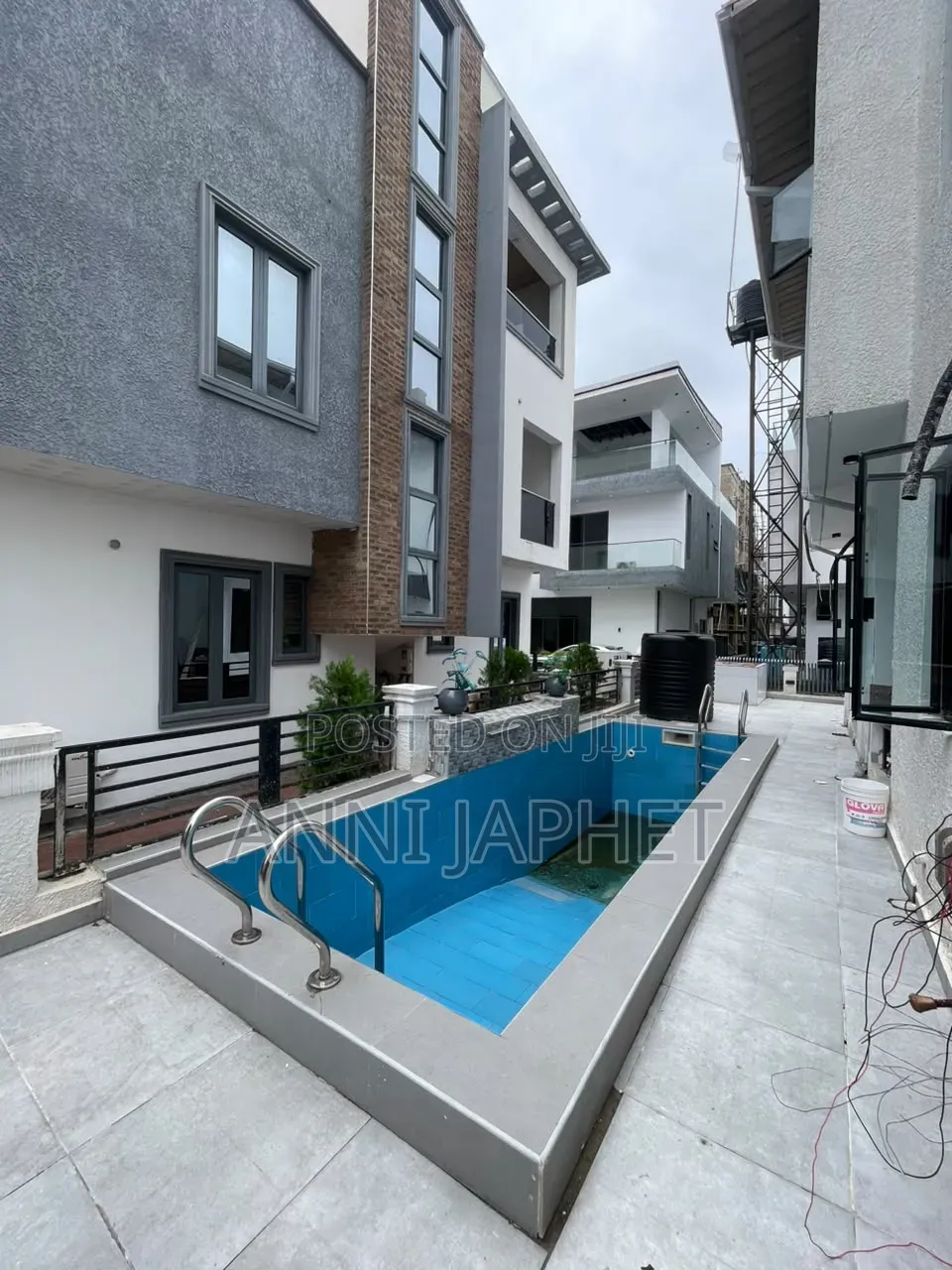 5bdrm Townhouse/Terrace in Osapa London for sale in Osapa london