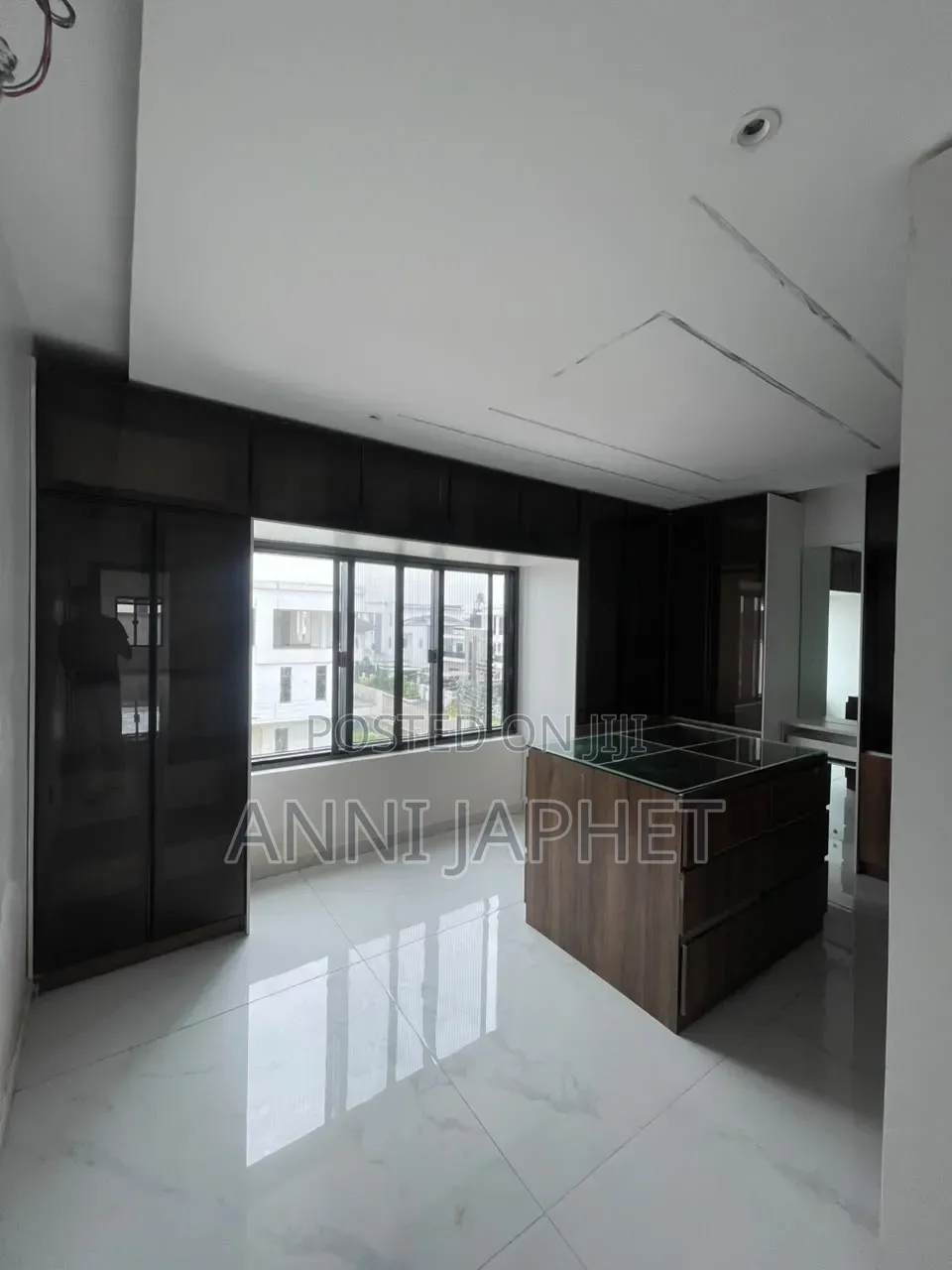 5bdrm Townhouse/Terrace in Osapa London for sale in Osapa london