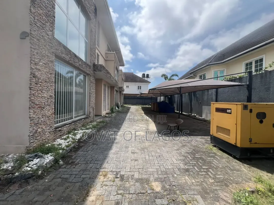 3bdrm Duplex in Lekki Phase 1 for rent in Lekki Phase 1