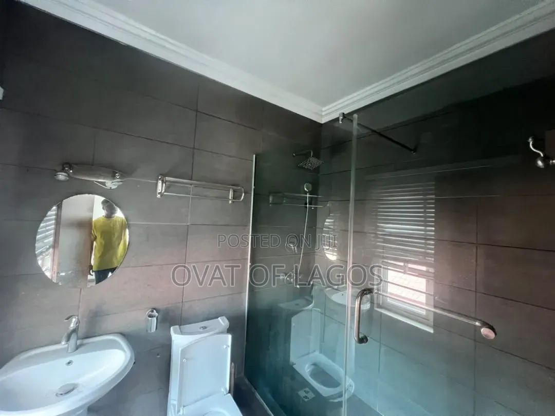 3bdrm Duplex in Lekki Phase 1 for rent in Lekki Phase 1