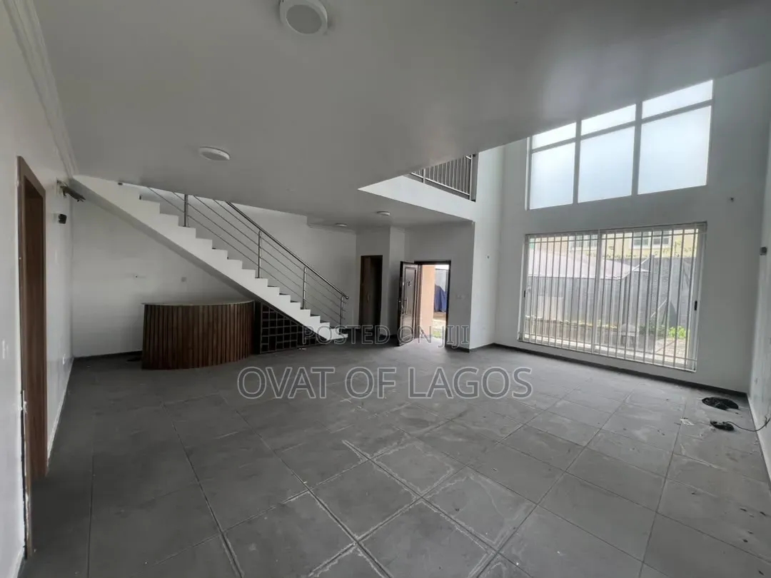 3bdrm Duplex in Lekki Phase 1 for rent in Lekki Phase 1