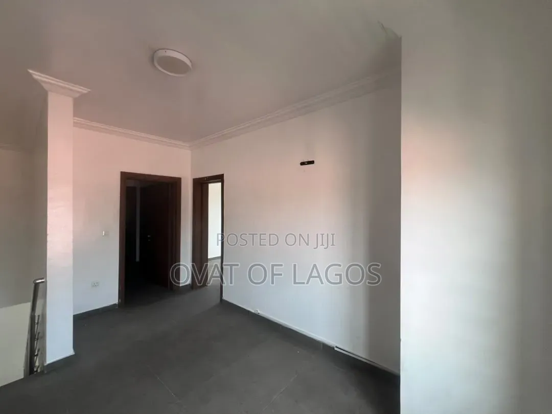 3bdrm Duplex in Lekki Phase 1 for rent in Lekki Phase 1