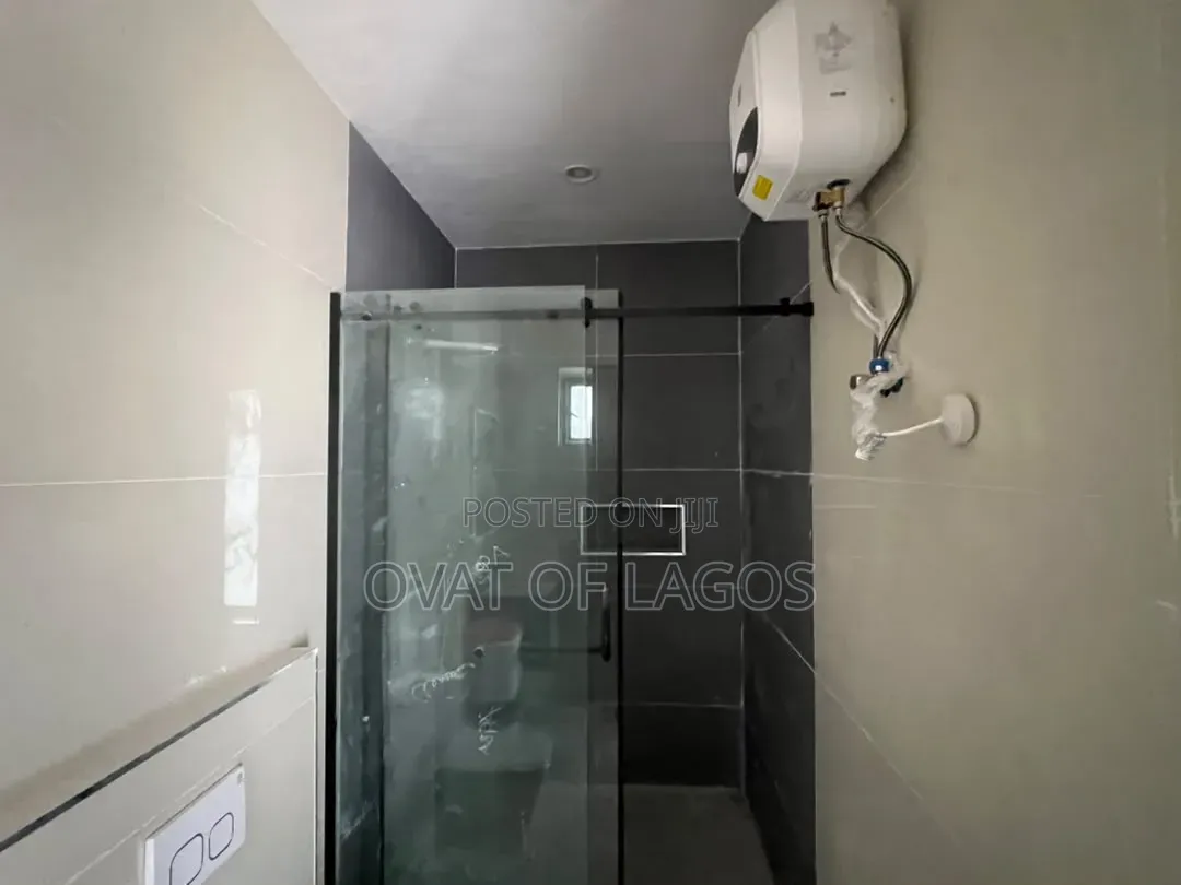 4bdrm Duplex in Lekki Expressway for sale in Lekki Expressway