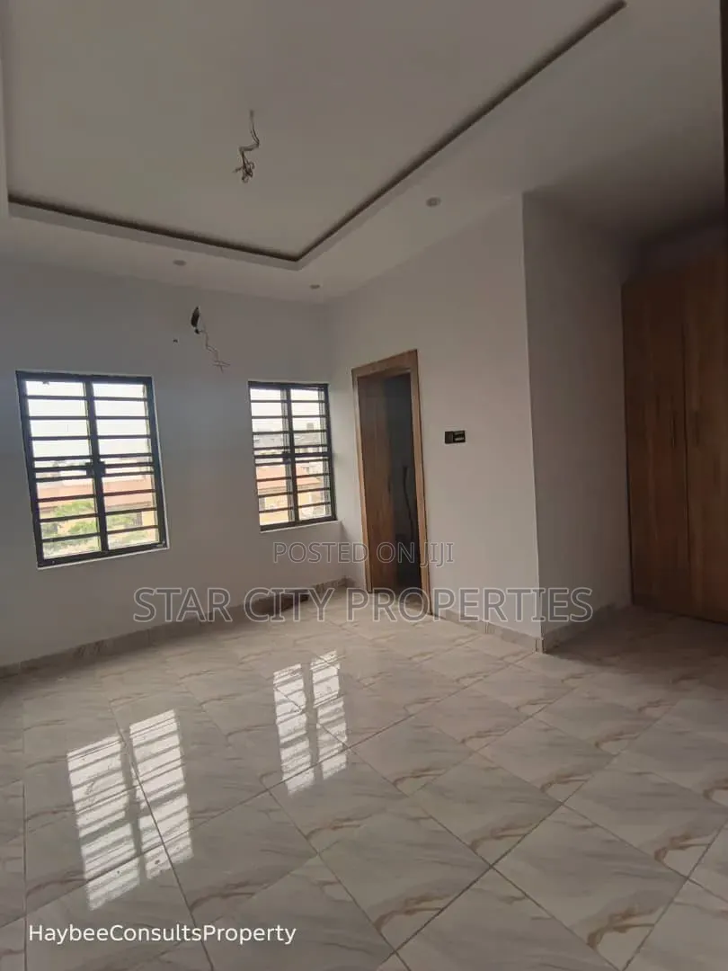 4bdrm Townhouse/Terrace in Unsho Street Off for sale in Sabo / Yaba