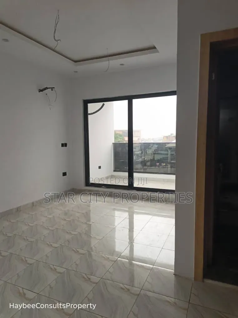 4bdrm Townhouse/Terrace in Unsho Street Off for sale in Sabo / Yaba