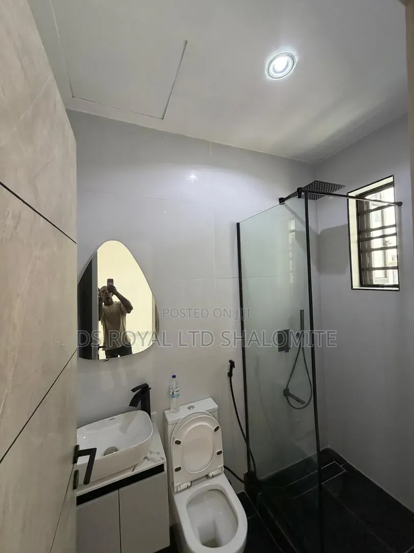 3bdrm Block of Flats in Lekki Phase 1 for sale in Lekki Phase 1
