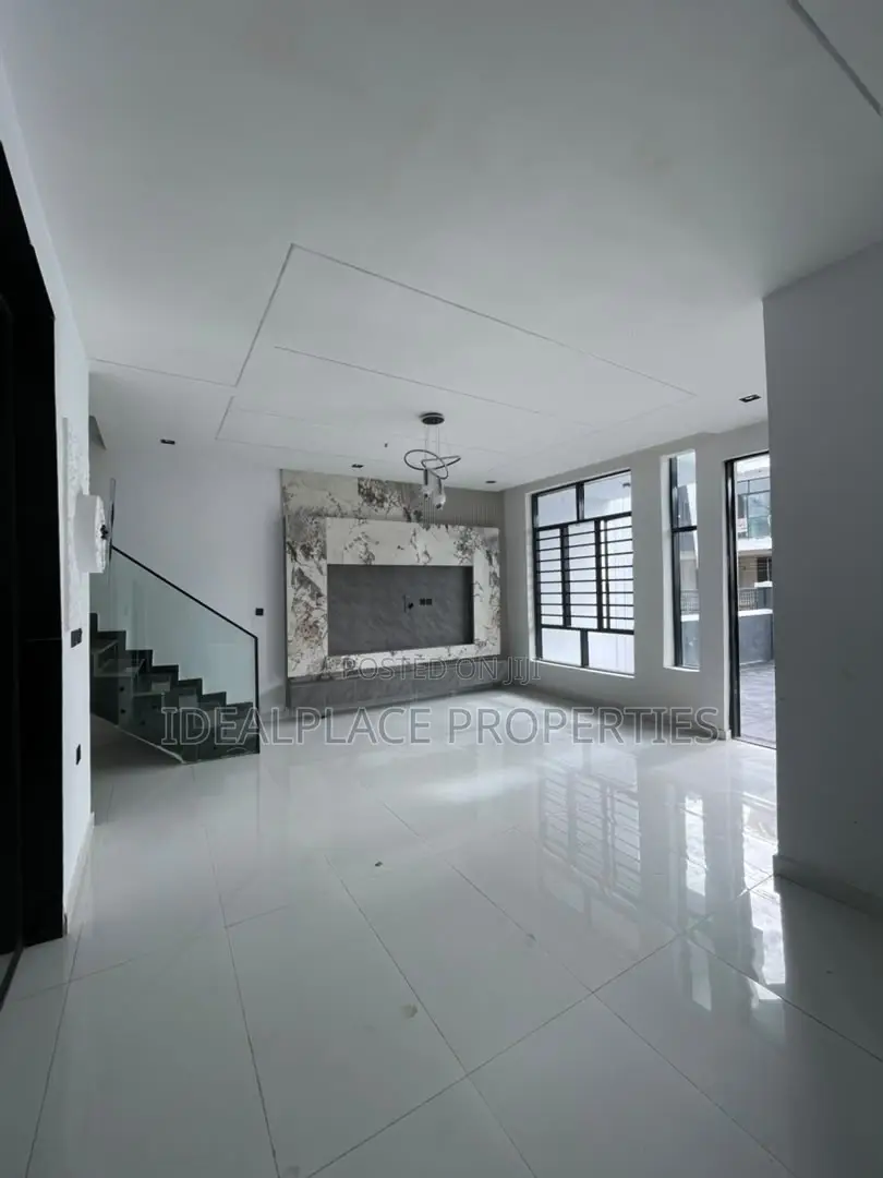 4bdrm Duplex in Ikota for sale in Ikota
