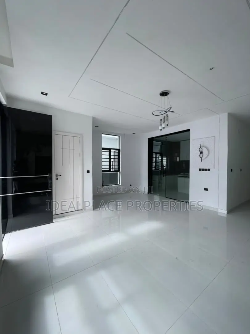 4bdrm Duplex in Ikota for sale in Ikota