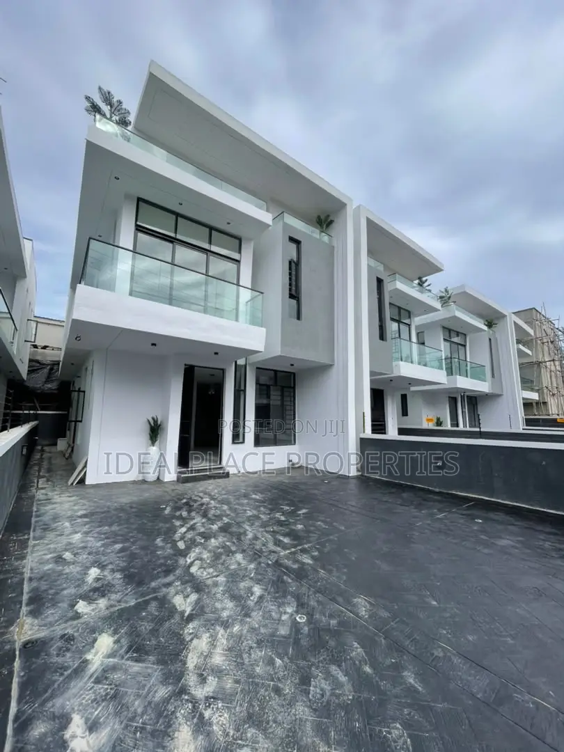 4bdrm Duplex in Ikota for sale in Ikota