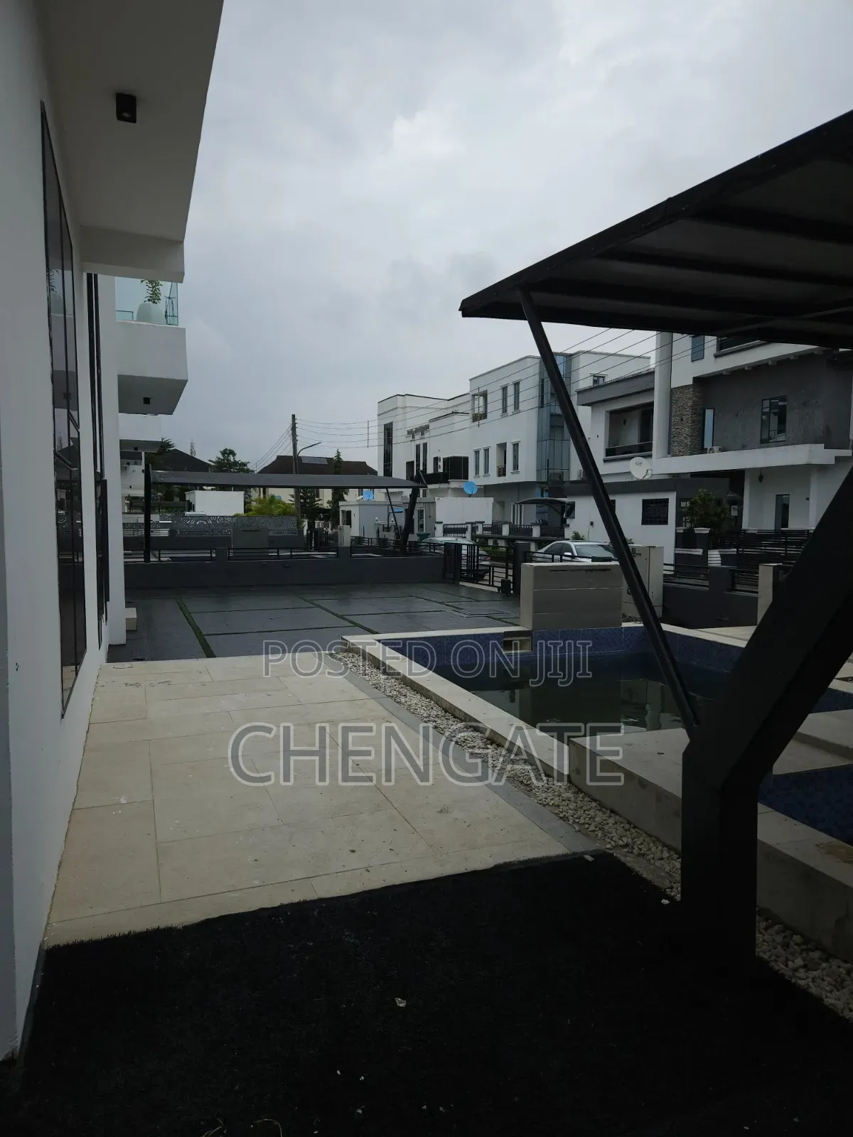 Furnished 5bdrm Duplex in Jakande for sale in Jakande