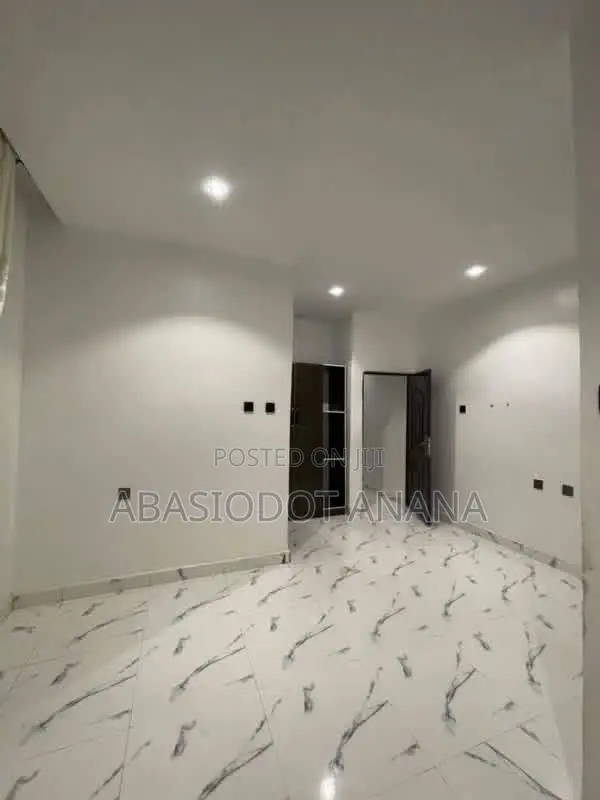 3bdrm Duplex in Shelter Afrique, Uyo for sale in Uyo