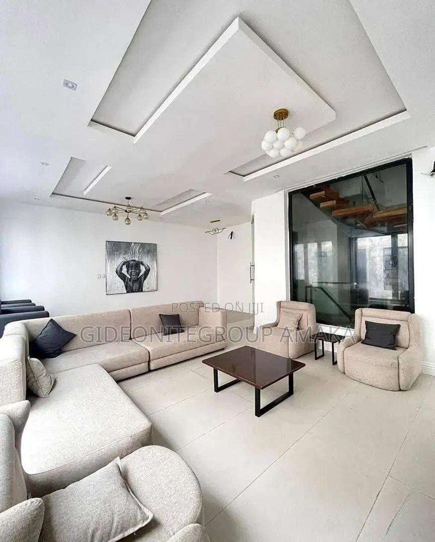 14bdrm Duplex in Okhuoromi Gra, Benin City for sale in Benin City